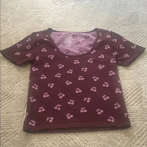 Bundle of 3 Juniors/Women’s Fitted Tops - Picture 2 of 6